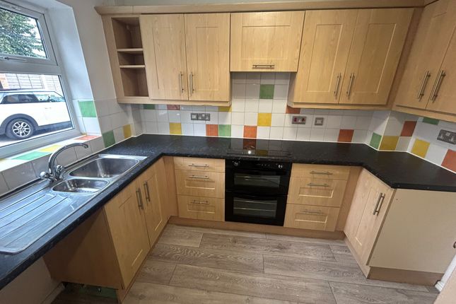 Blake Close, Cannock photo 4