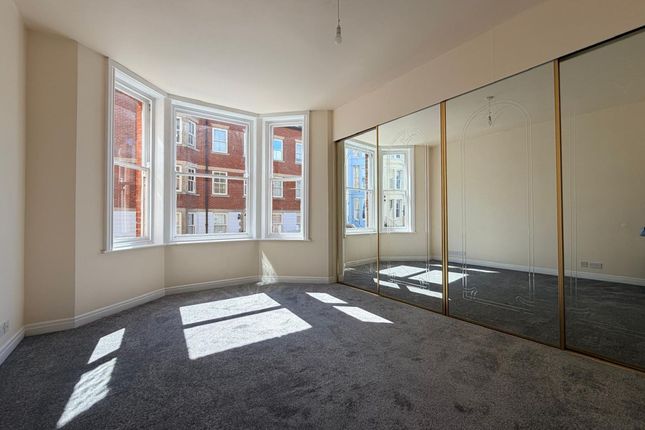 Flat 4 Castle Cliffs Court, 20 Blenheim Terrace Queens Parade, Scarborough photo 3