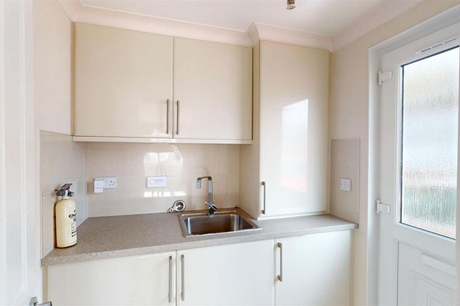 29, Pont Pentre Park, Pontypridd photo 3