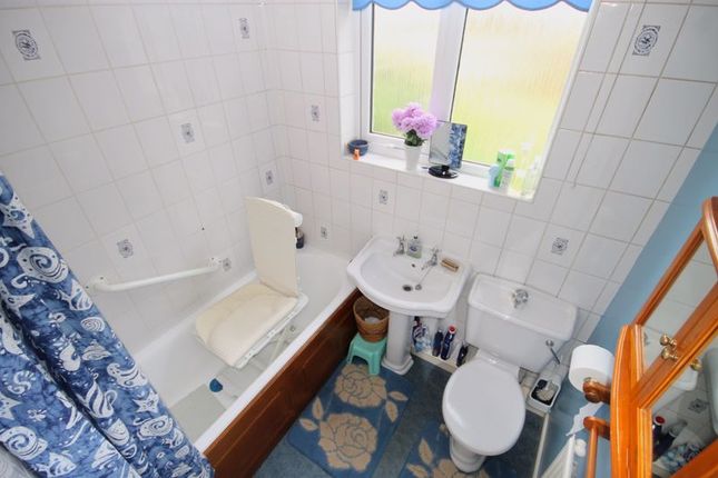 Flat for sale in Jeymer Drive, Greenford