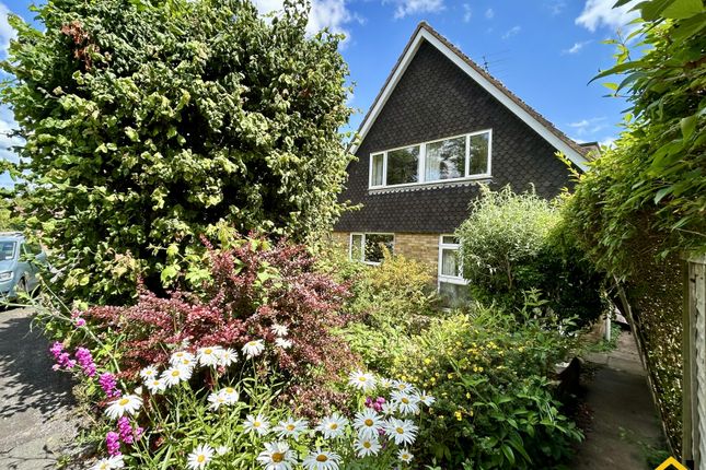 Detached house for sale in Tyfield, Basingstoke, Hampshire