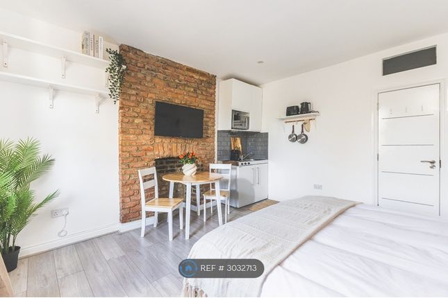 Fordwych Road Flat, London photo 5