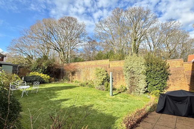 11 School Close, Verwood photo 2
