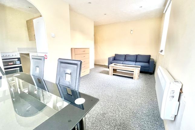 92 BURKET CLOSE , BURKET CLOSE, NORWOOD GREEN, SOUTHALL photo 3