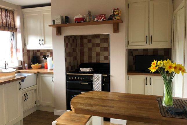 451, Rotherham photo 3