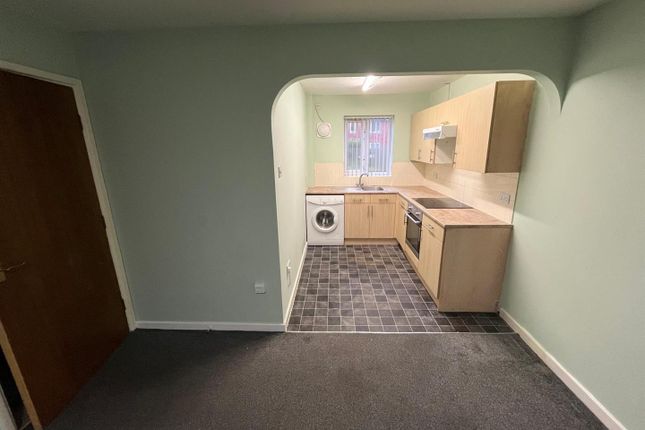 Flat 10, 159, St. Clements Court, Sandy Lane, Rochdale photo 3