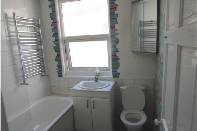 Seaforth  Avenue, New Malden photo 2