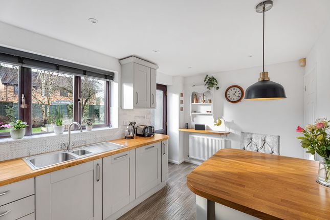 13, Turnstone Green, Bicester photo 4