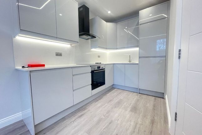 Flat B, 1 Fairmead Road, London photo 4