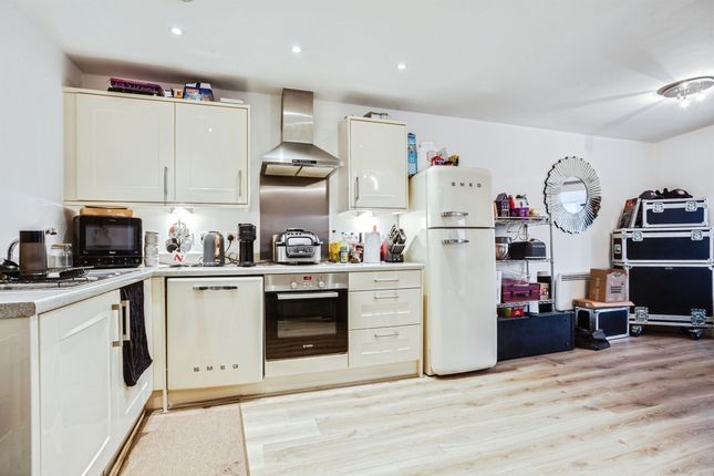 21, Kingsway Gardens, Ossett photo 3