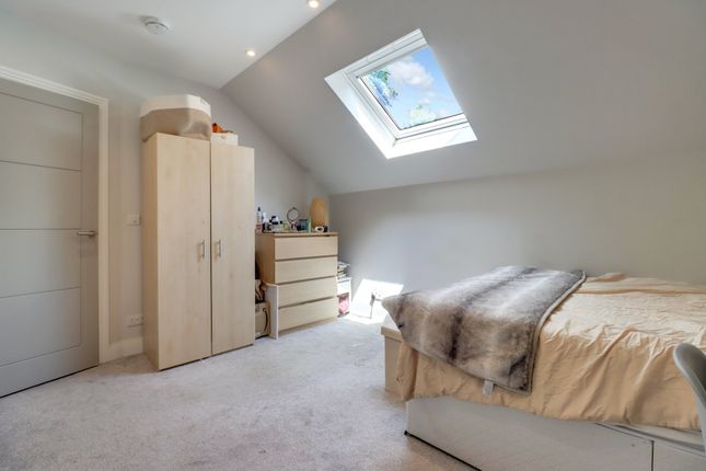 Flat 4 95, Malvern Road, London photo 4
