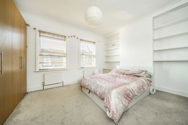 5, St. Georges Road, Hanworth photo 4