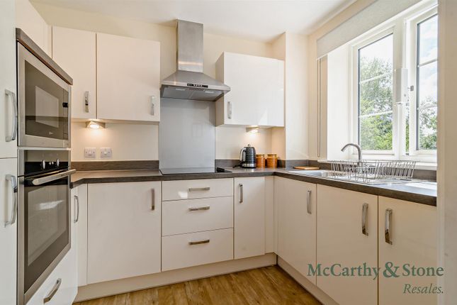 37 Lambrook Court, Gloucester Road, Larkhall, Bath photo 2