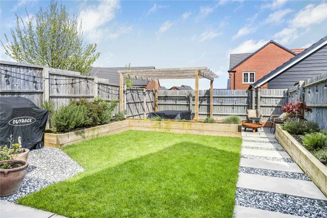 Semi-detached house for sale in Causeway Close, Thame, Oxfordshire