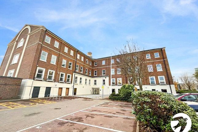 Thumbnail Flat to rent in Quayside, Chatham Maritime, Chatham, Kent