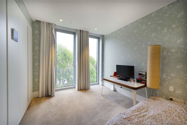 Flat for sale in Hollandgreen Place, London