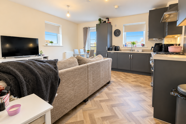 1-bed flat on Clark Drive, Bristol, £200,000