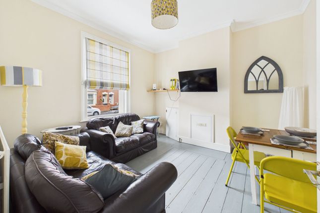 72 Oxford Road, Gloucester photo 2