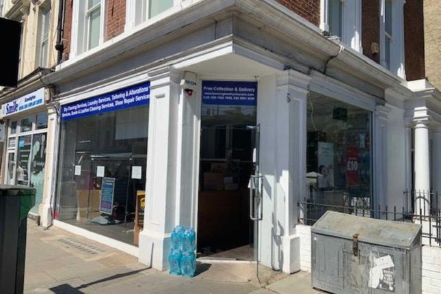 Retail premises to let in Russell Gardens, London