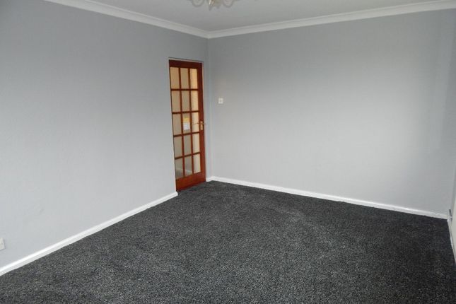 Thumbnail Flat to rent in Chinewood Avenue, Birstall, Batley