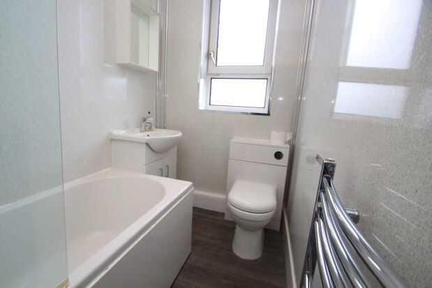 Flat to rent in 1482 Paisley Road West, Glasgow
