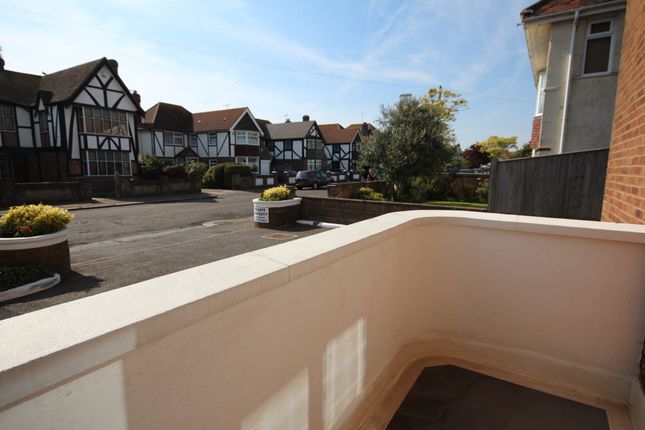 Flat 8, Winchelsea Court Winchelsea Gardens, Worthing photo 4