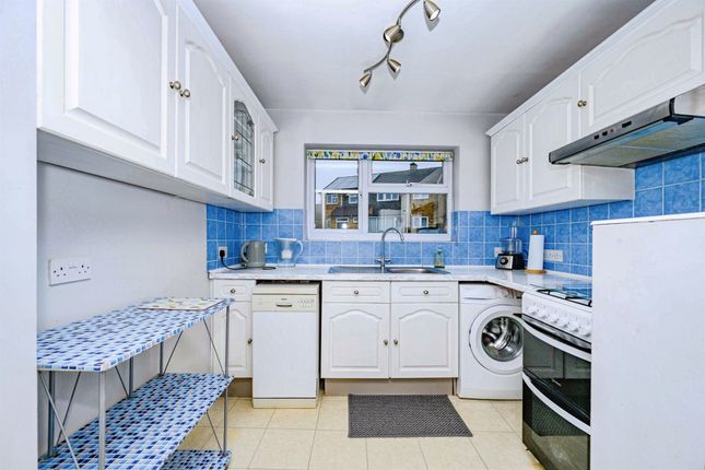 4, Broomleys, St. Albans photo 2