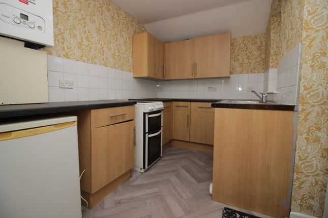 2, Tay Street, Burnley photo 3
