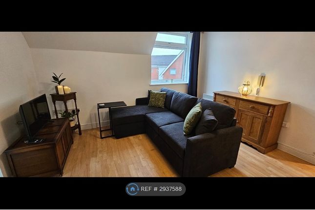 Flat, Middlepark Drive, Northfield, Birmingham photo 2