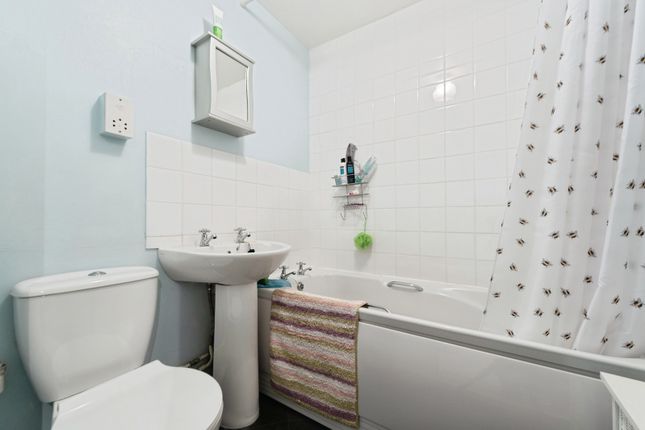 Flat 38, Youngbridge Court,, Redlands Lane, Hampshire photo 4