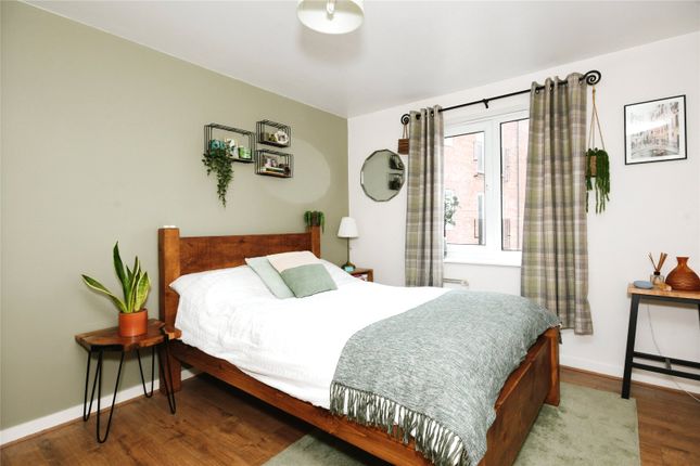 Flat for sale in Tapton Lock Hill, Chesterfield, Derbyshire