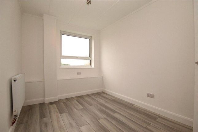 21, Wilderness Court, Guildford photo 5