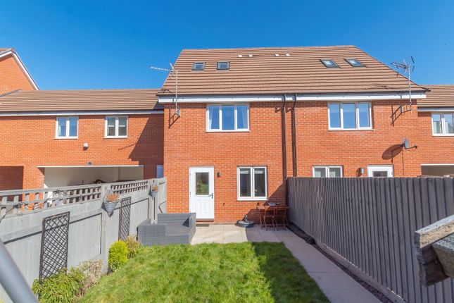 Terraced house for sale in Theedway, Leighton Buzzard