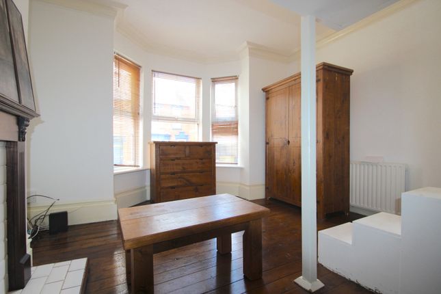 Room to rent in Wellington Street, Kettering