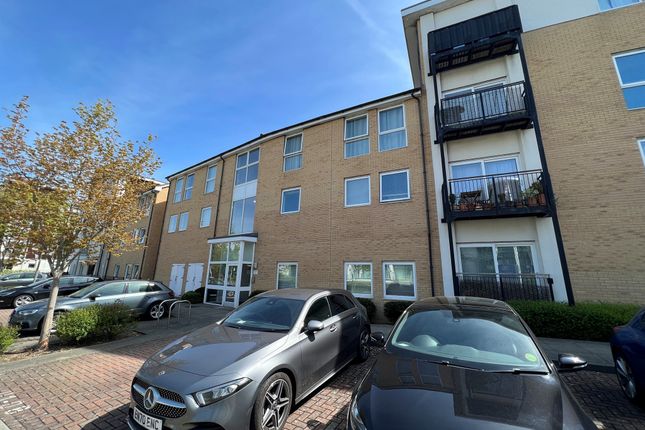 1 bed flat for sale in Drake Way, Reading RG2