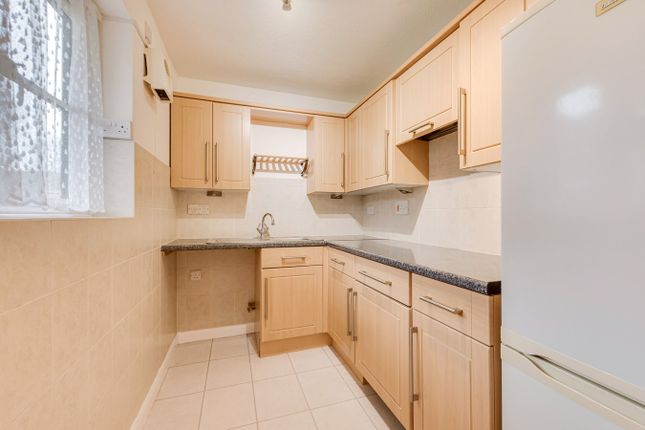 17 Tudor Court, Hatherley Crescent, Sidcup photo 4