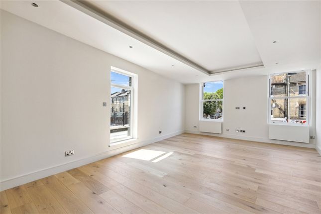 Thumbnail Flat for sale in Northcote Road, London