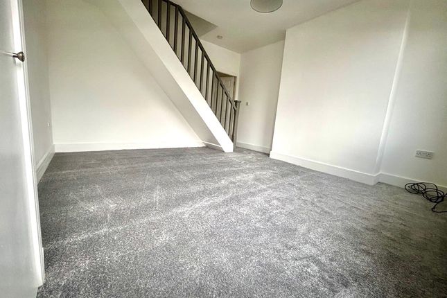 27, Airedale Avenue, Blackpool photo 2