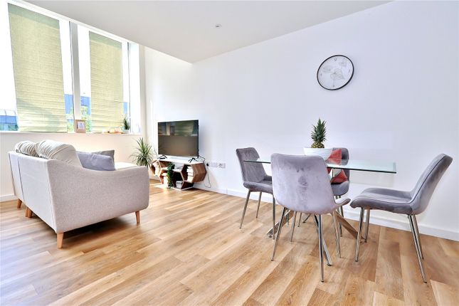 Flat for sale in Chertsey Road, Woking, Surrey