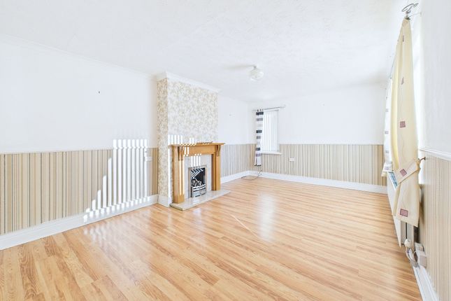 22 Beacon Lough Road, Gateshead photo 2
