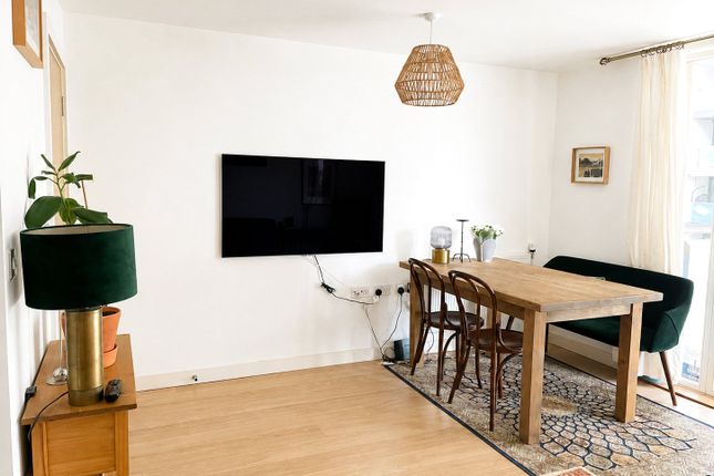 Flat 6, Lidcote House, 35 Robsart Street, London photo 3