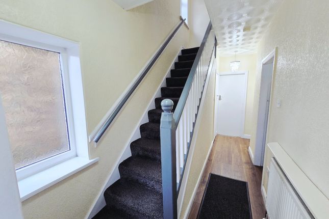 89 Lilycroft Road, Bradford photo 5