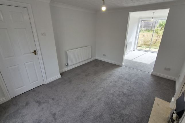 33, Lords Avenue, Leicester photo 4
