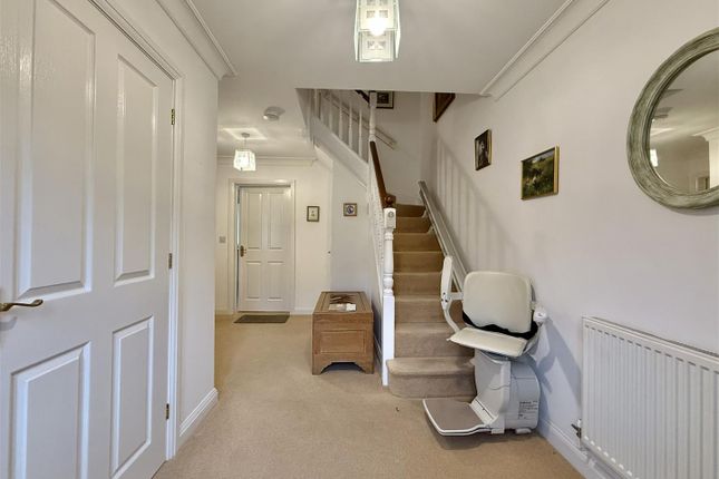 2, Woodfield Gardens, Hereford photo 2