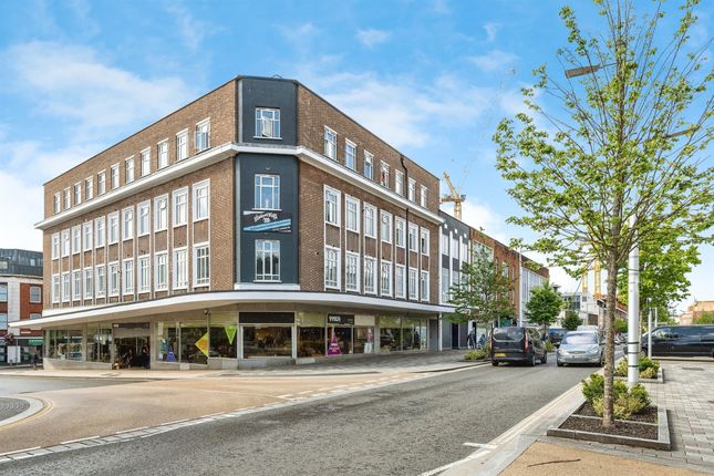 Thumbnail Flat for sale in The Kingsway, Swansea