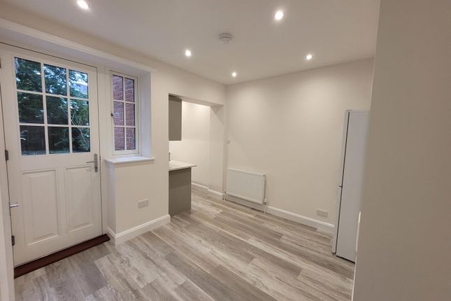 11, Dekker Road, London photo 3