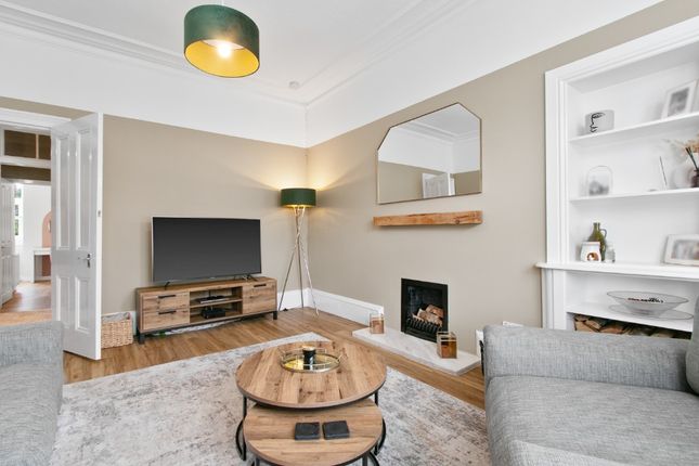 5, 19, Bonhill Road, West Dunbartonshire photo 3