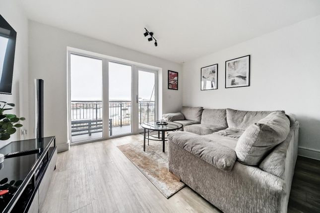Flat 39 Elm Quay, Thomas Blake Avenue, Southampton photo 3