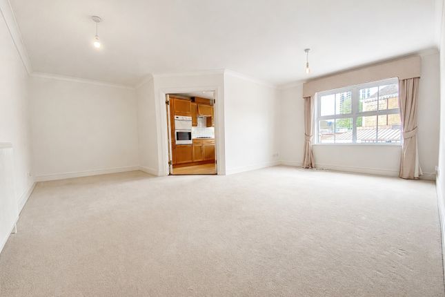 Flat 13 Mountside Place, 1a Mountside Road, Woking photo 2
