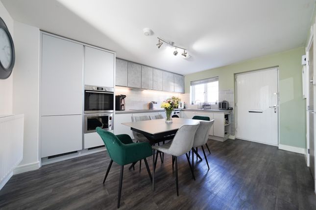 11 Notleyfield Close, Leicester photo 2